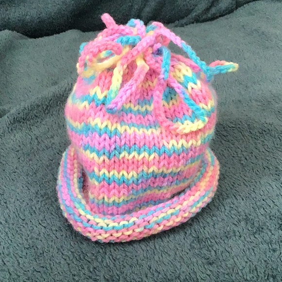 Hand knit infant cap - Picture 1 of 1